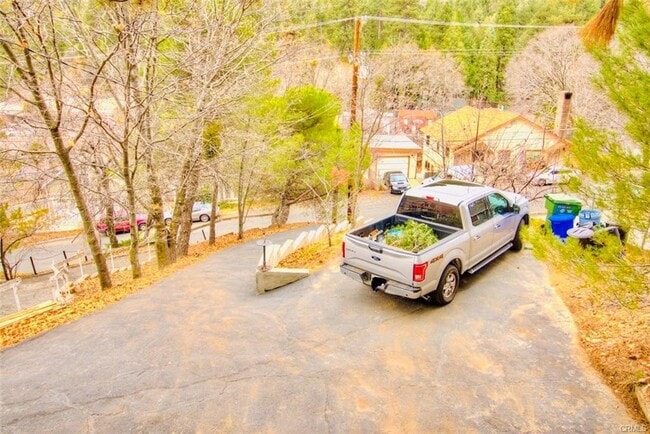 Photo - 23882 Springwater Rd