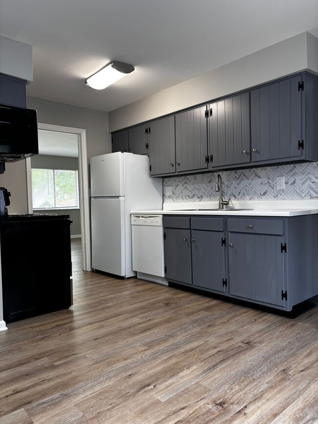 Beautiful 2 bed 1.5 bath Duplex with spaci... - Beautiful 2 bed 1.5 bath Duplex with spaci... Townhome