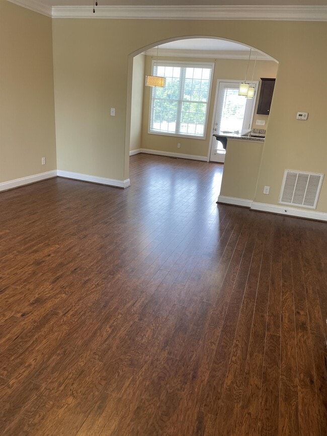 Photo - 180 Rowse Dr