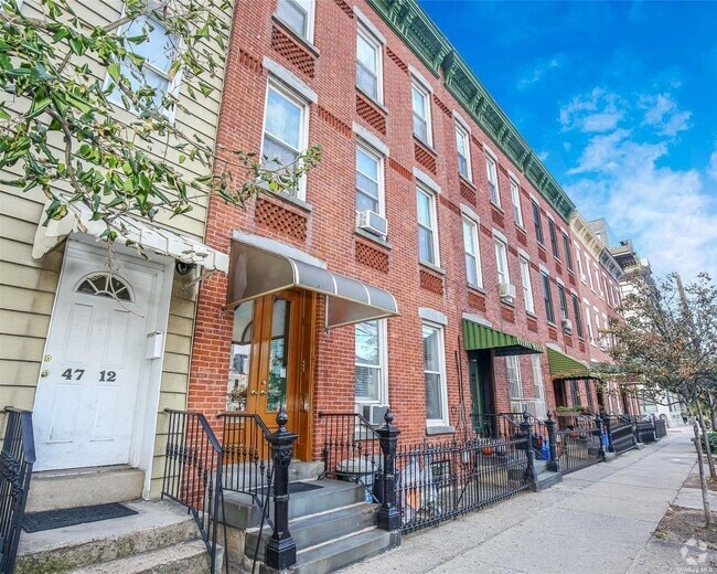 Building Photo - 47-10 11th St Rental