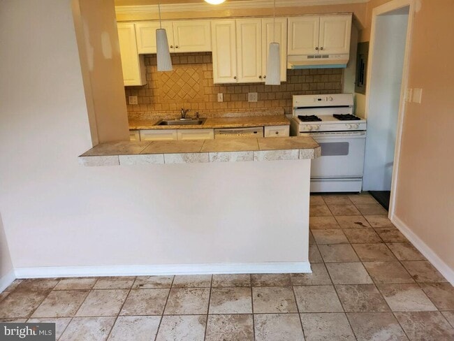 Building Photo - 7501 Allendale Dr Rental