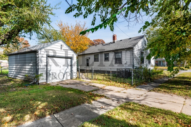 Photo - 1701 N Floberta Rd