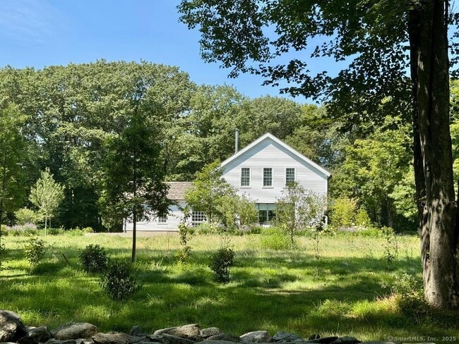 Building Photo - 24 Old Roxbury Rd Rental
