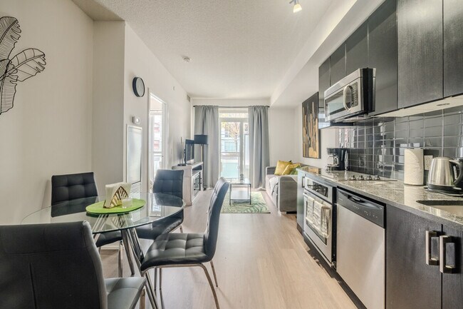 Photo - 110 Eglinton Ave E Unit ID1345814P
