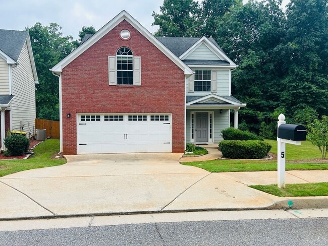 Building Photo - Beautiful 4 bedroom, 2.5 bathroom home in ...