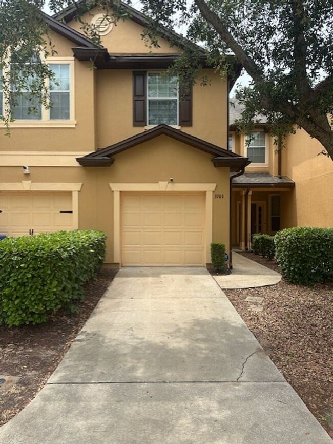 Townhome in the heart of Arlington Hills!!! - Townhome in the heart of Arlington Hills!!!