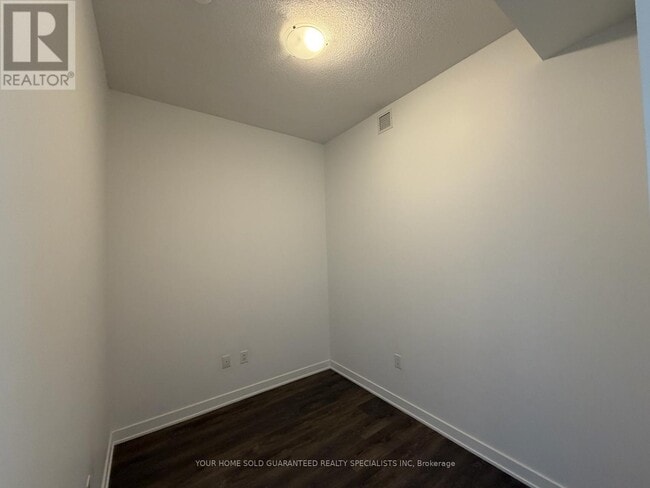 Photo - 60 Honeycrisp Cres Unit 1015