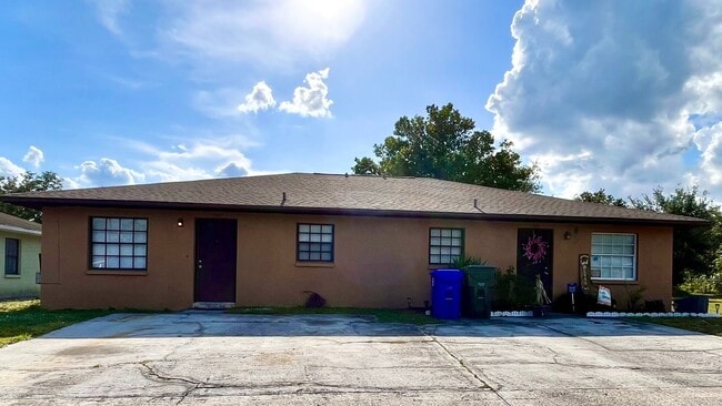 Building Photo - Lakeland Oregon Duplex