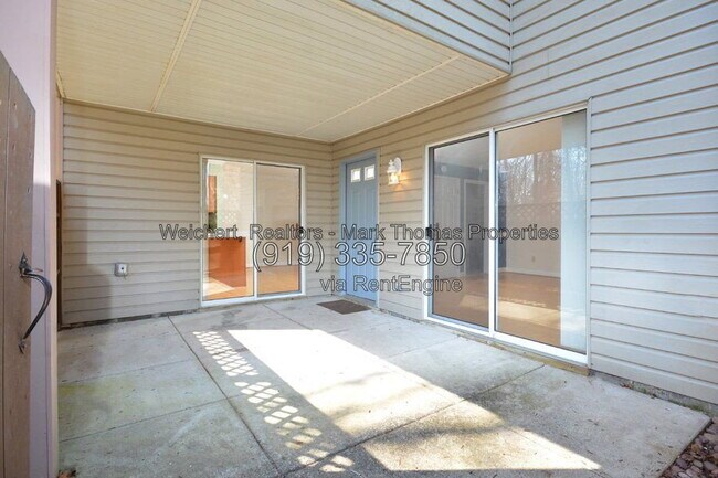 425 Summerwalk Cir
