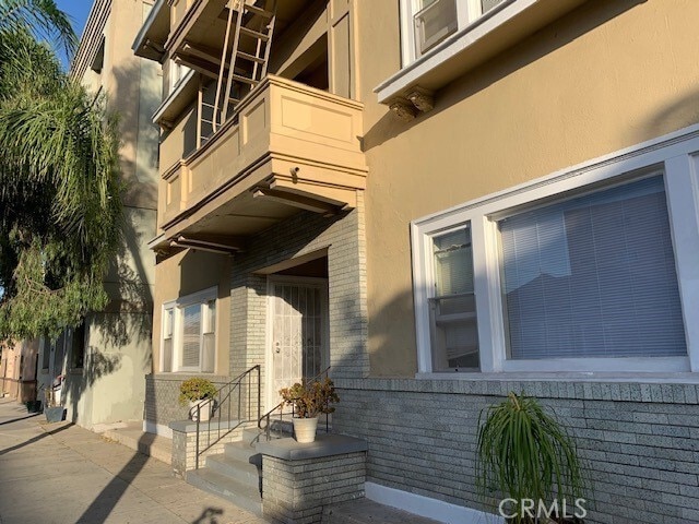 Building Photo - 311-314 W 4th St