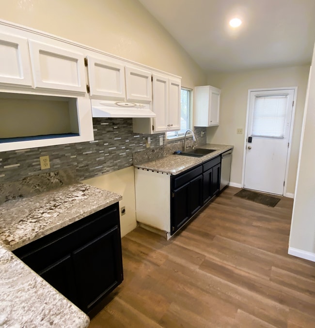 Photo - Newly Renovated Condo - In Beautiful Gated Community! Unit 52