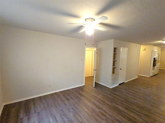 Photo - 5607 Grace Point Ln