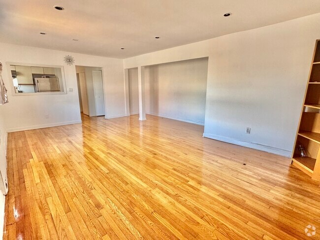 Building Photo - 7 Bond St Unit 3ER Rental