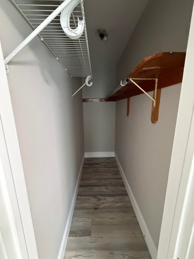 Photo - 186 Avenue F