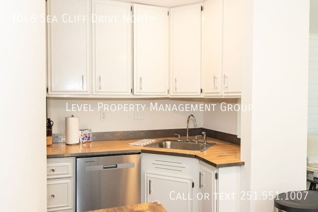 Photo - 1046 Sea Cliff Dr N