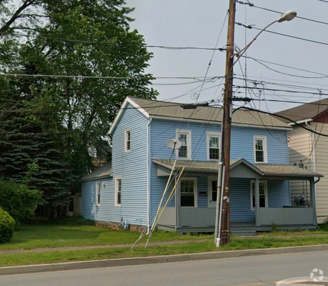 Building Photo - 219 4th St Rental