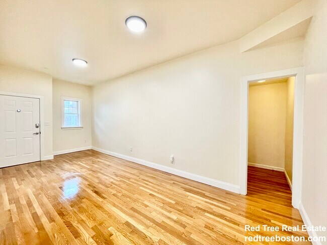 523 E 3rd St Unit 1