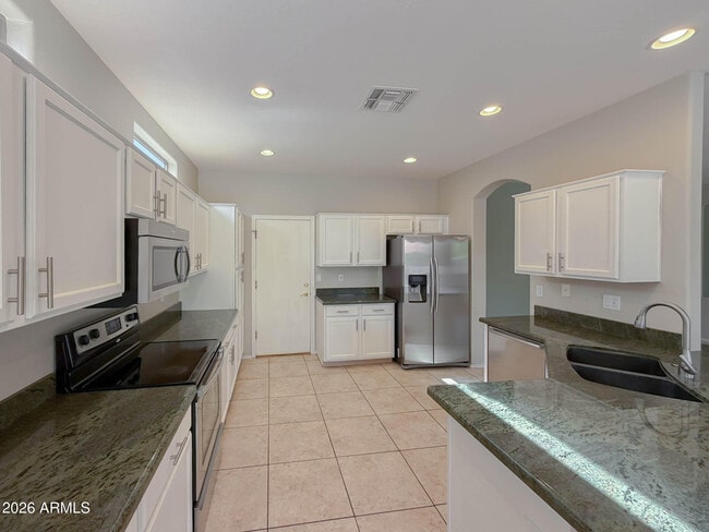 Photo - 203 W Cedar Dr
