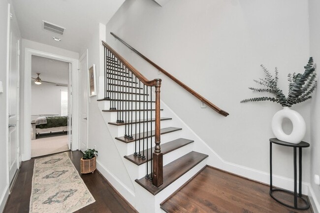 Photo - 9614 Riddlewood Ln