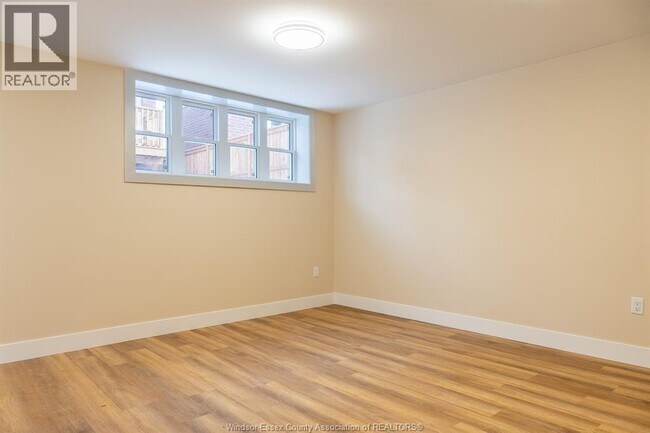 Photo - 3495 Bloomfield Rd