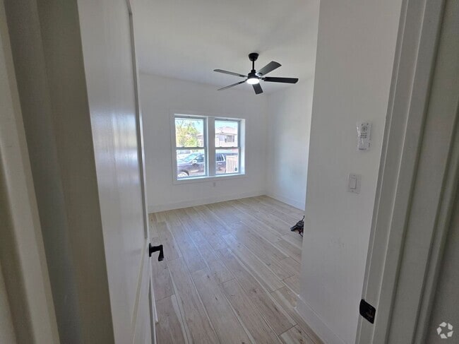 Building Photo - 2385 Washington St Rental