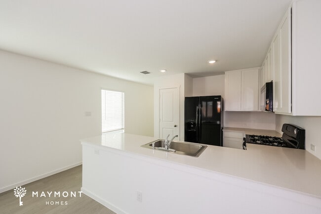 Photo - 3020 Burmese St