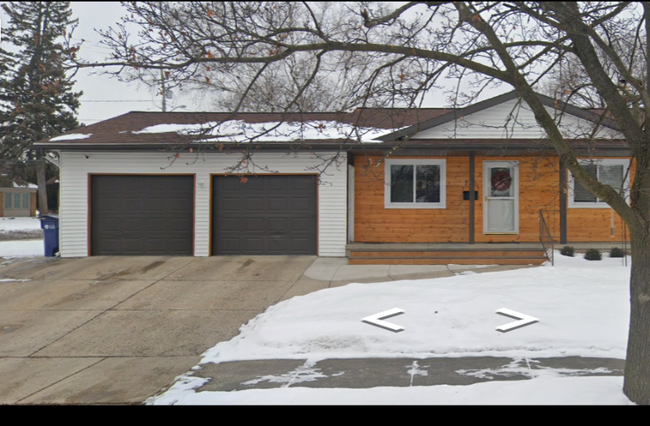 Photo - 711 Dorroll St NE Apartamento
