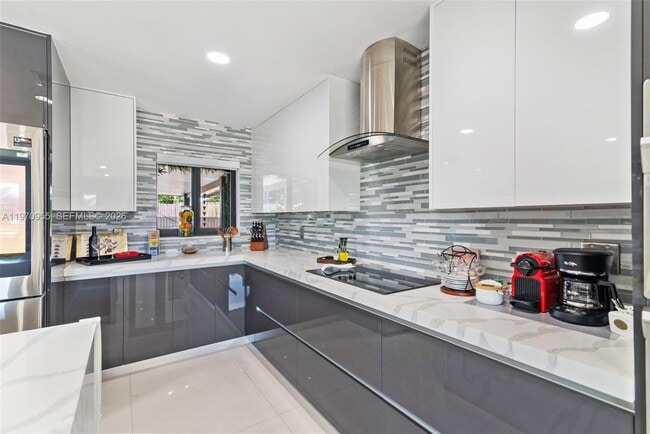 Photo - 830 SW 93rd Ave