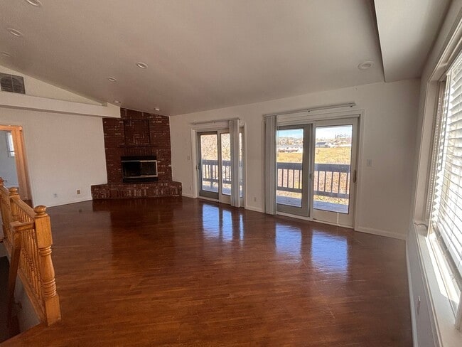 Photo - East Golden Hills, 3 bedroom with Tri-Level Deck