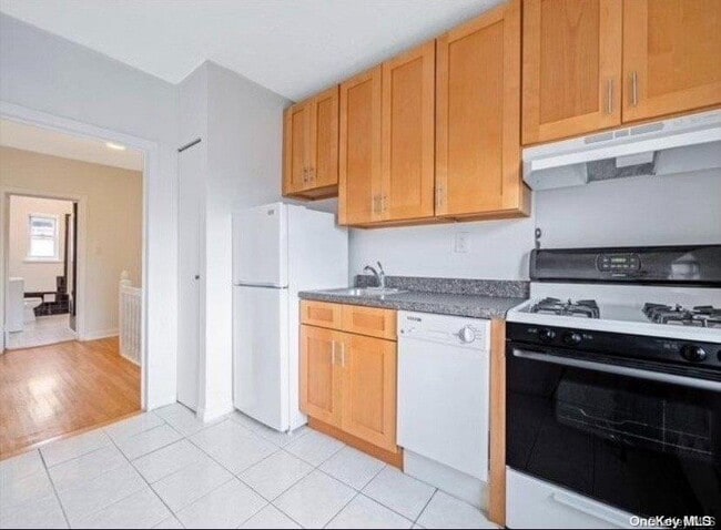 Photo - 20-07 43rd St Unit 2