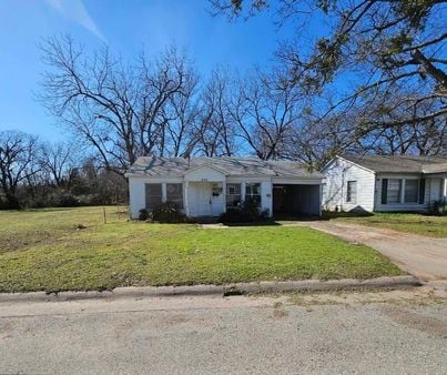 Building Photo - 830 S Lyon St