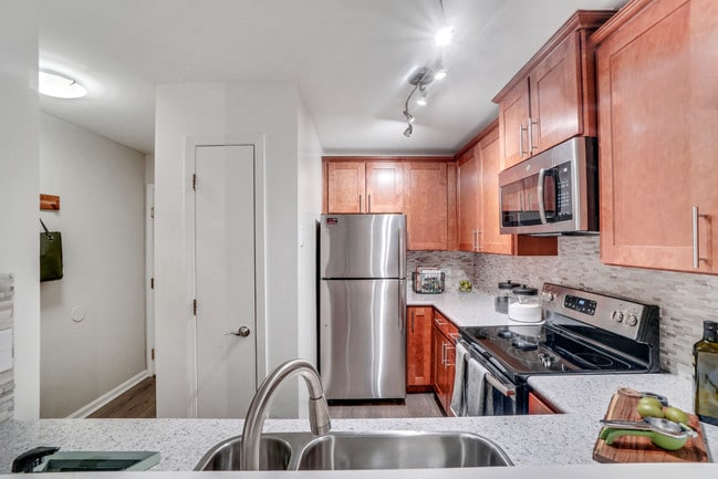 TGM Park Meadows | Schaumburg, IL | Starting at $1,829 | ForRent.com