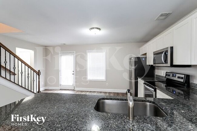 Photo - 6710 Sawnee Way