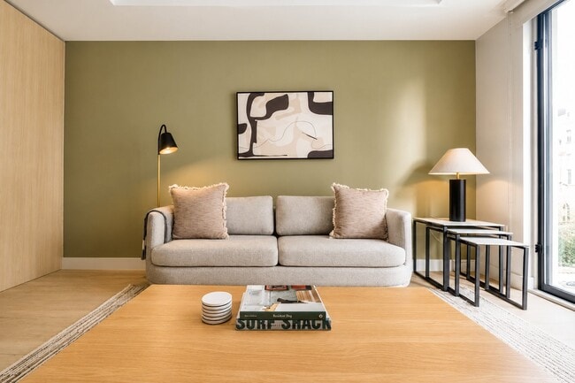 Photo - 1224 M St NW Unidad 305
