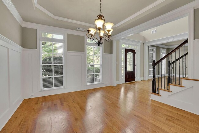 Photo - 1225 Mcminn Way