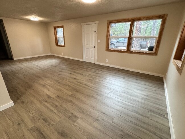 Building Photo - 202 Woodland Rd