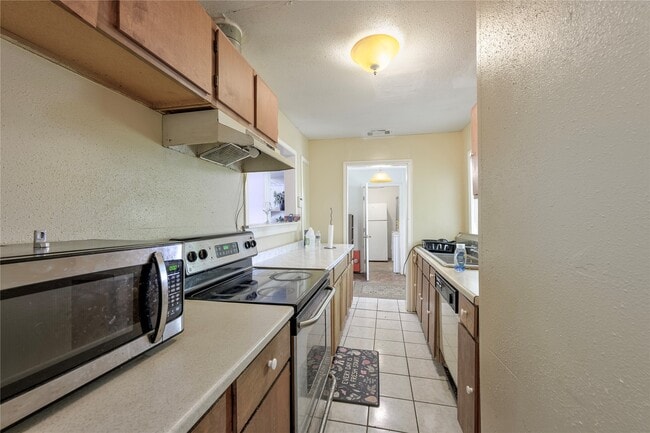Photo - 3627 Thistle St