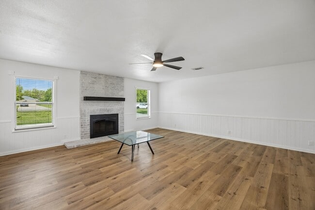 Photo - 431 Court Of Pompei