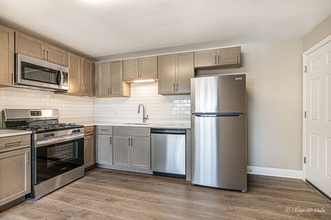 Building Photo - 7005 W Gunnison St Rental