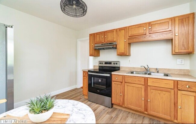 Photo - 2306 Whittle Springs Rd