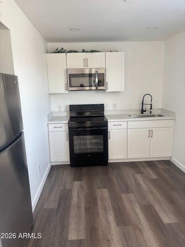 Photo - 7160 N 53rd Ave Unit Apt 2