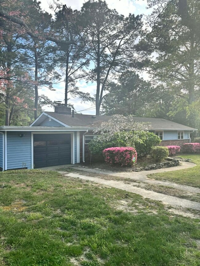 Photo - 339 Thole St