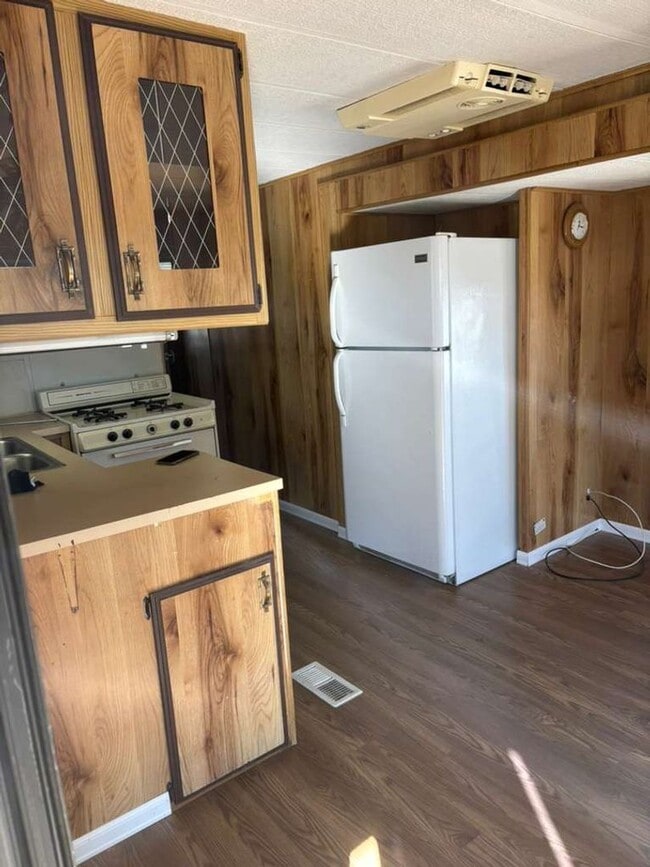 Photo - One bedroom One bath mobile home HBIRD Hallows MHP Unit 11