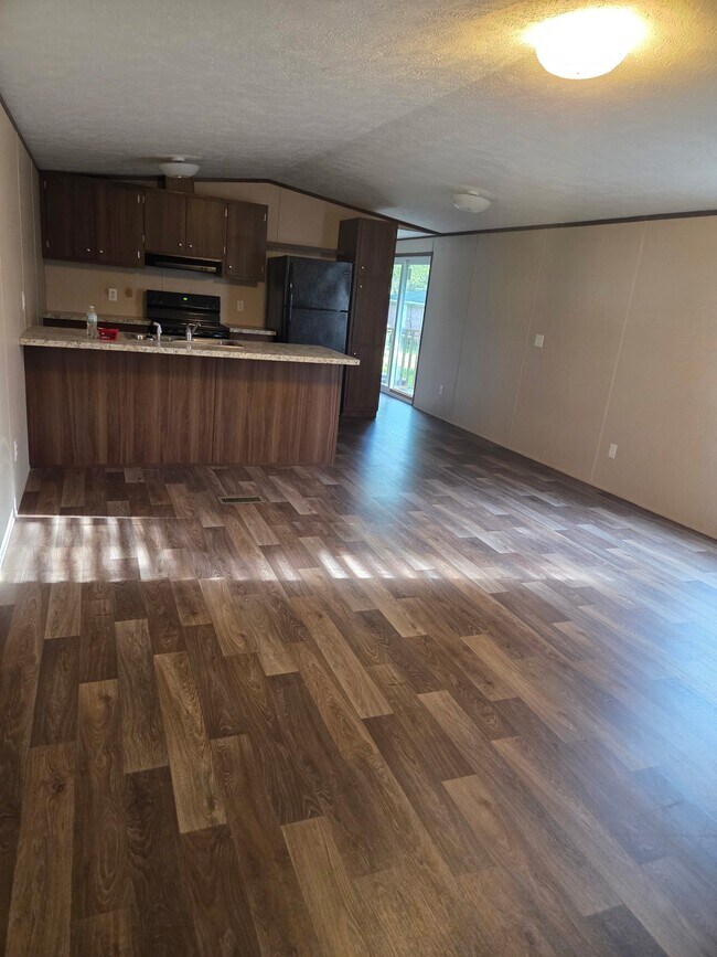 24330 Creekwood Dr