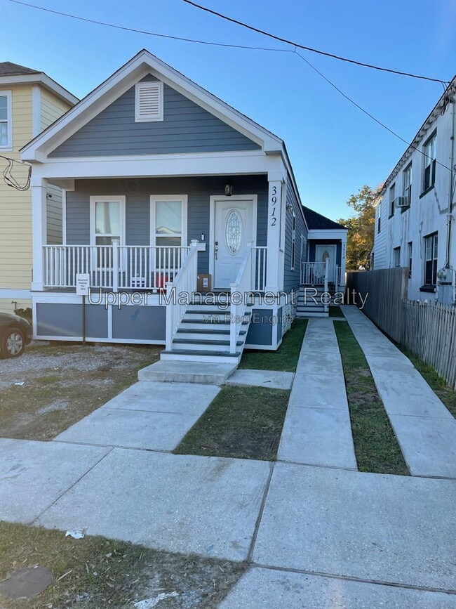 Building Photo - 3914 Hamilton St Unit 3912