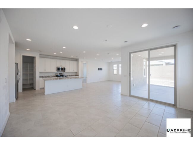 Photo - Modern 4/3 Tolleson House!