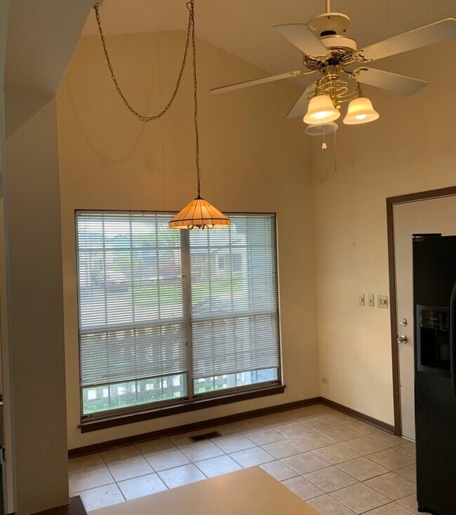 Photo - 2282 Weatherford Ln