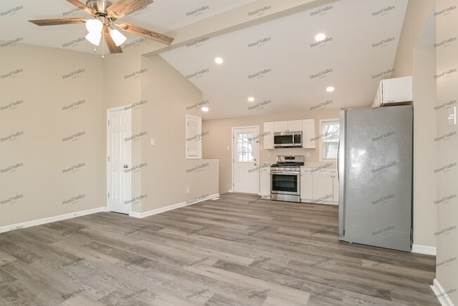 Photo - 5 Spring Fawn Ln