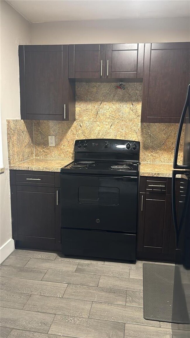 Building Photo - 13725 NE 6th Ave Unit 407