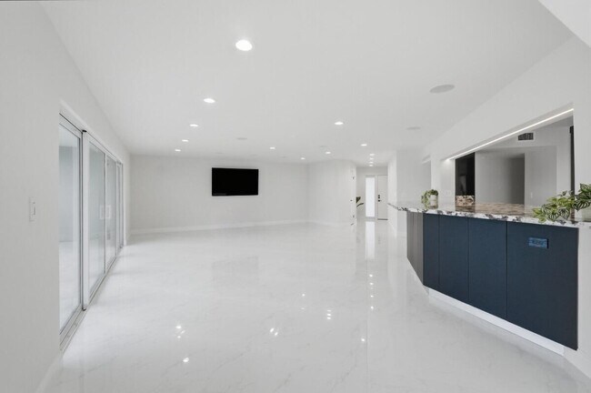 Photo - 877 NE 195th St Unit 222